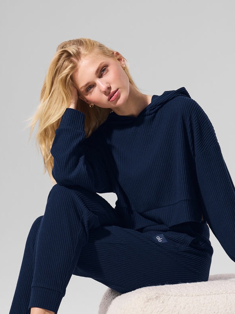 Alo Muse Hoodie in Navy size S